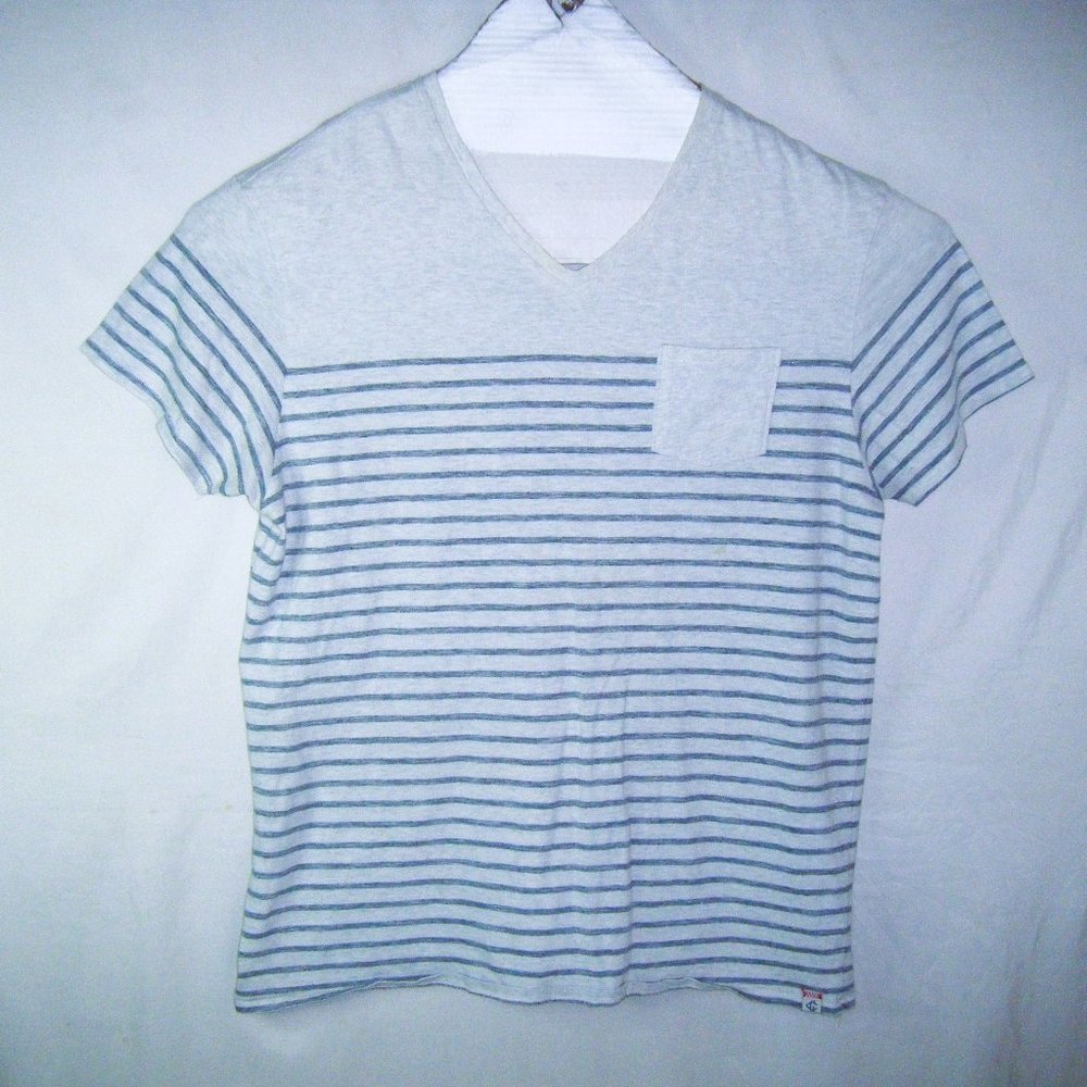 Grayers V-Neck Pocket T-Shirt